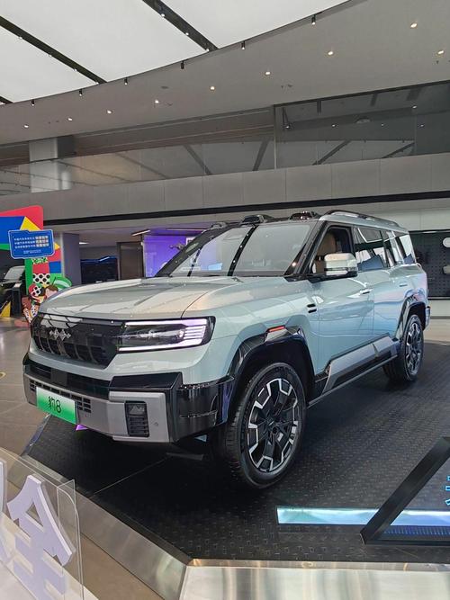 惠州302比亚迪方程豹硬派越野的爆款，英菲尼迪35周年与你共成长